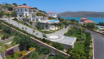 ELSOFIA5LV - Impressive seafront villa in Elounda