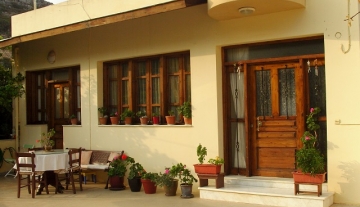 LAH7621 – Two houses in Lakkonia, Agios Nikolaos.